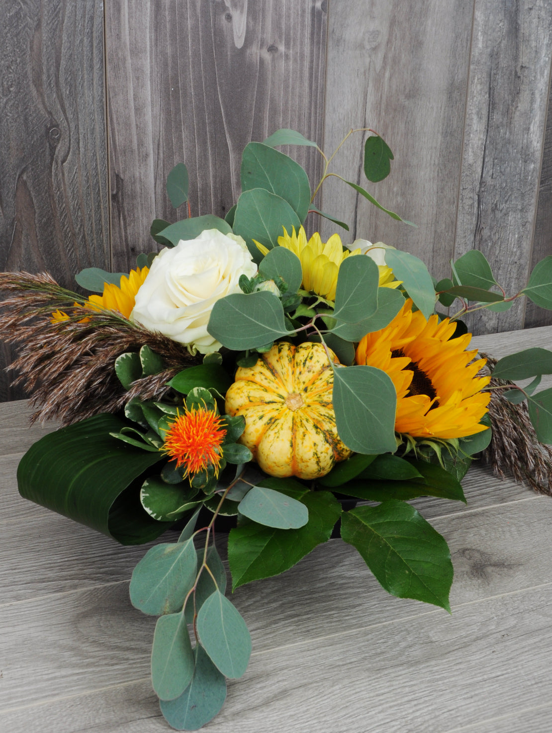 Convivial fall centerpiece