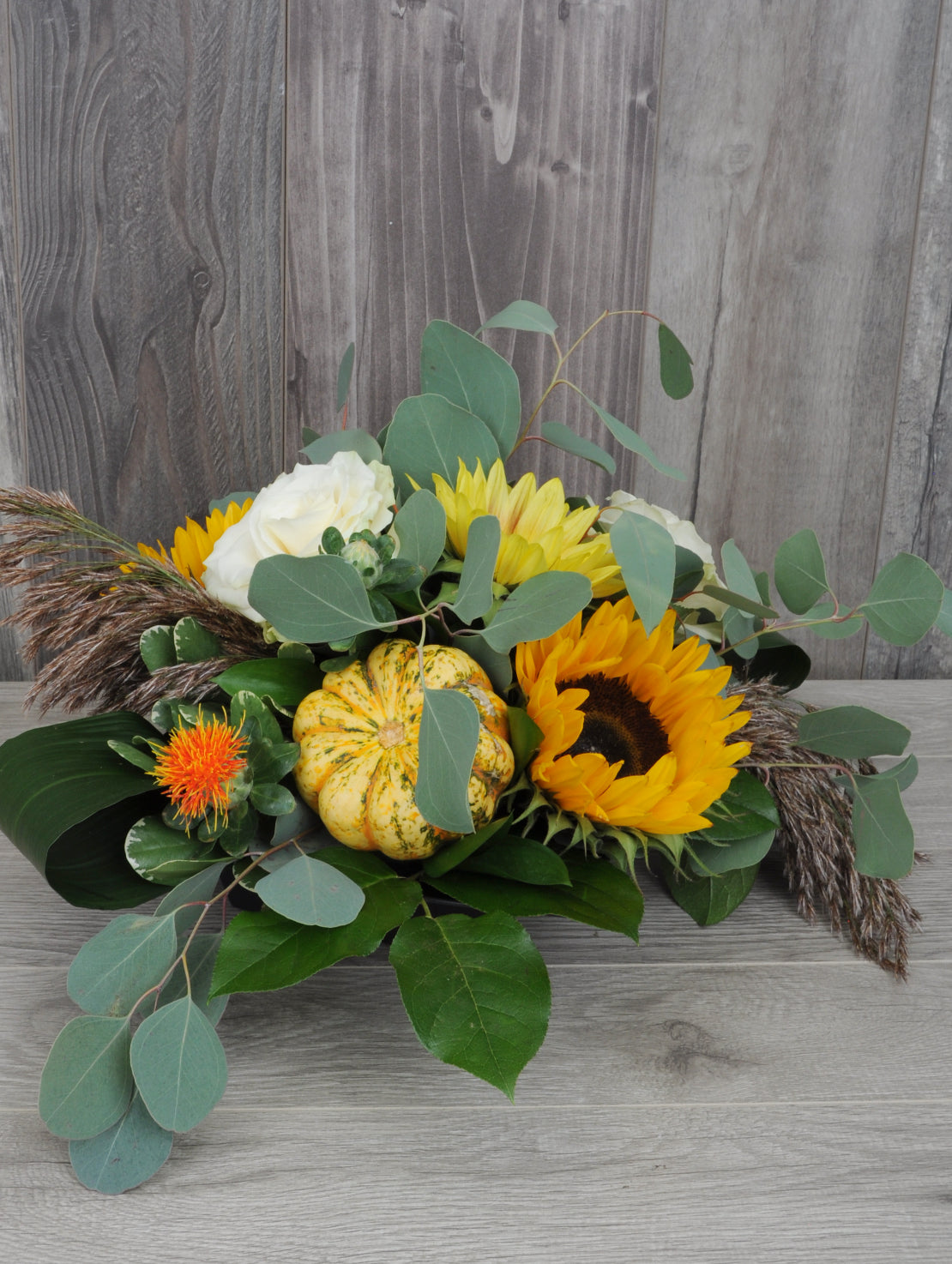 Convivial fall centerpiece