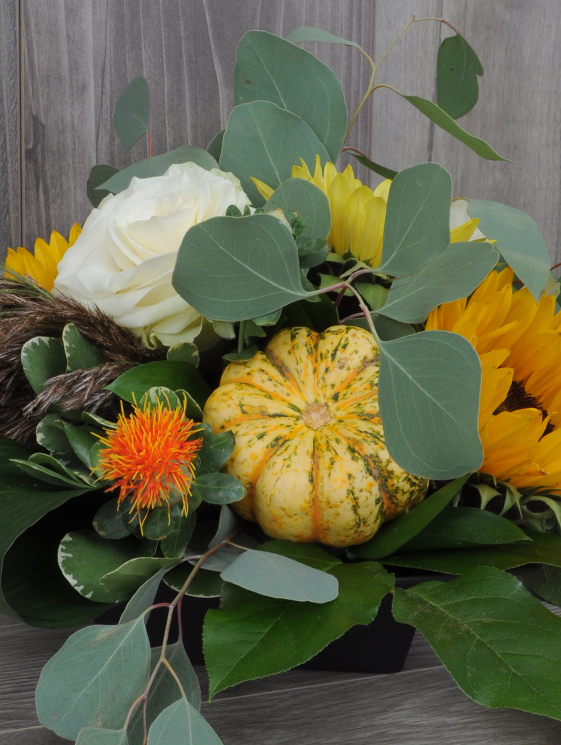 Convivial fall centerpiece