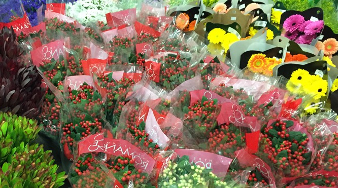 Les fleurs à la St-Valentin : des explications sur le prix