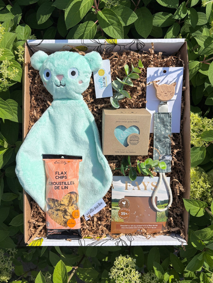 NAI075 Boîte cadeau naissance de produits québécois