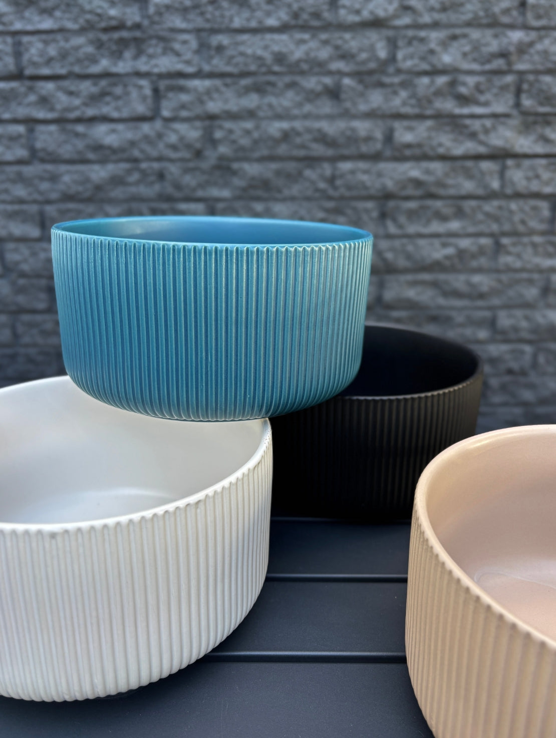 vases céramique bleu noir blanc beige